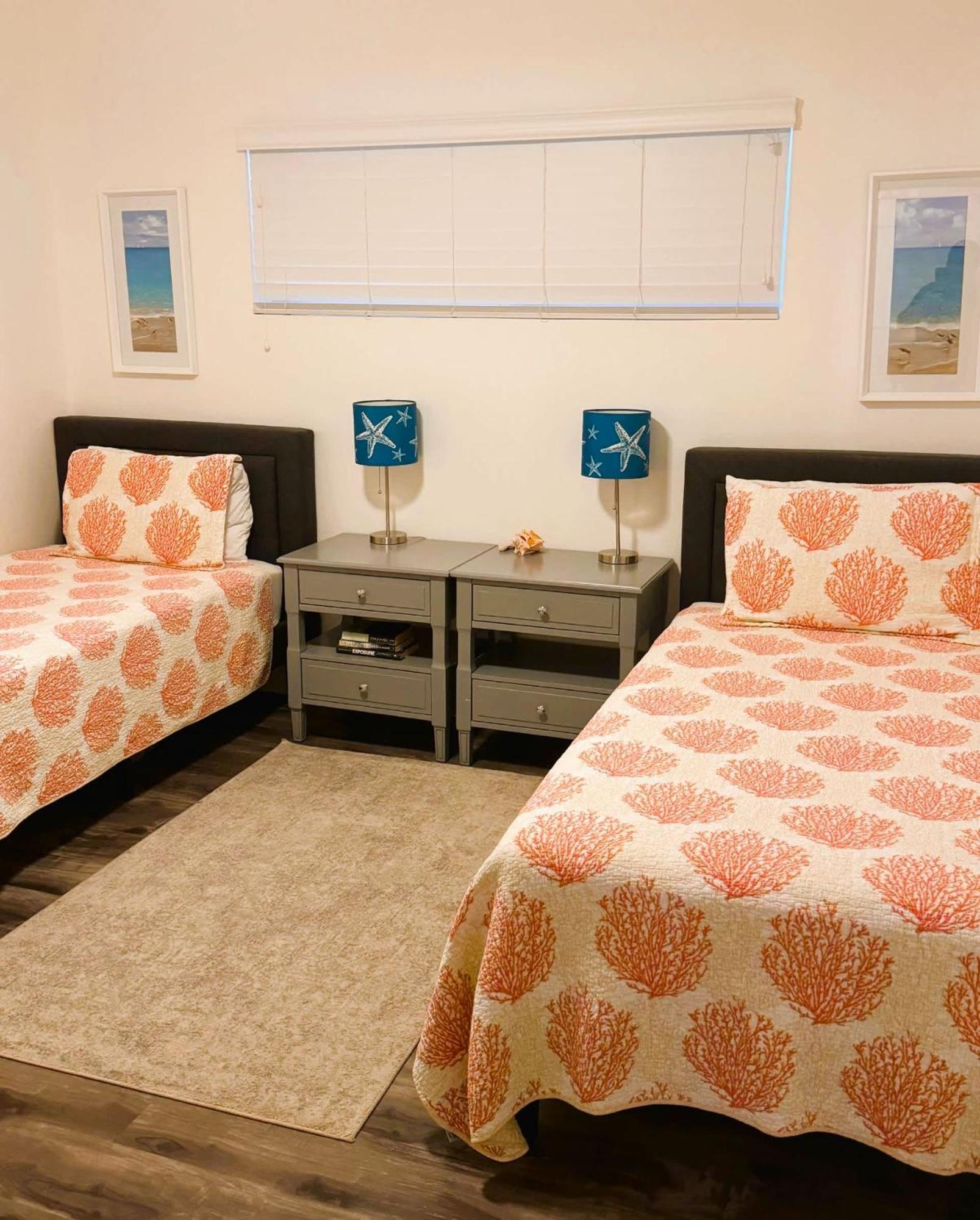 Beach Living At Plantation Village Blgs Джордж Таун Екстериор снимка